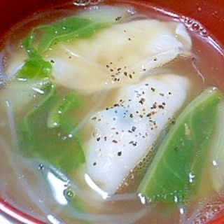 レトルト餃子と白菜の春雨中華スープ